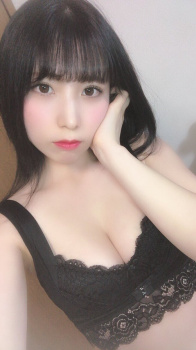 下着姿の彼女ってエロいよねぇーｗｗｗ可愛いブラジャーしちゃって匂い嗅ぎたいーｗｗｗの画像