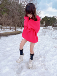 雪で下半身晒してはしゃぐ女の子がエッチだぁ~wwwwwwwwwwwwwwの画像