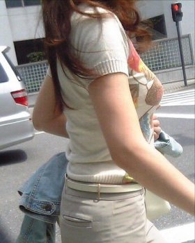 暴力的な巨乳してるお姉さんを街撮りした着衣おっぱい画像ｗｗｗｗｗｗｗｗの画像