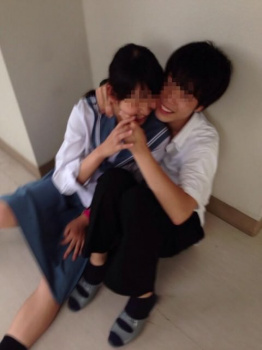 いっちゃいちゃしすぎてフルボッキ状態！！！青春キッスJKエロ画像だぁーｗｗｗｗｗｗｗｗｗｗｗｗｗｗｗの画像