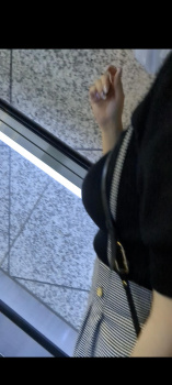 街中で爆乳着衣おっぱいのお姉さんが発見されるｗｗｗｗｗｗｗｗｗｗｗｗｗｗｗｗｗの画像