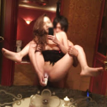 ホスト狂いのキャバ嬢さん・・とんでもない自撮りが流出するの画像