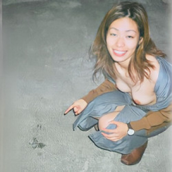 【素人投稿】素人系エロ雑誌にも投稿してた妻との露出遊び②の画像