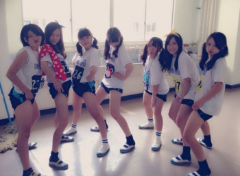おバカで可愛くてちょっとエッチな女子●生たちがSNSで炎上したおふざけエロ画像の画像