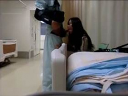 【個人撮影】病院に彼女呼び出してSEXしてる様子を撮影して投稿された映像がこれ！生々しい性行為の一部始終の画像