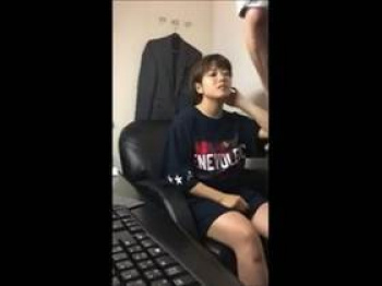【個人撮影】ネカフェ盗撮映像!お小遣い稼ぎでのセックスの証拠も映ってる生々しすぎる映像がこちらの画像