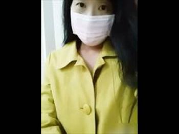 【個人撮影】この普通の熟女がこの後下着1枚になり自慰行為までやらかします・・・不倫交際中の男に頼まれての画像