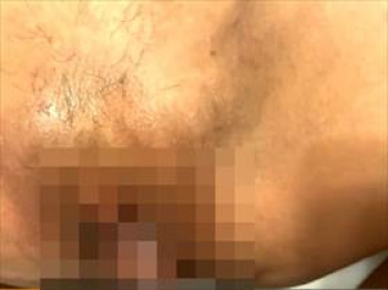 【無修正・個人撮影】入ってるとこ丸見えすぎて恥ずかしい!挿入部ドアップ撮影してる不倫カップル映像の画像