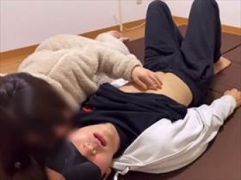 【個人撮影】目隠し彼氏さん激可愛いクマさんに襲われるw素人カップルプライベート投稿映像がこちらの画像