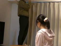【個人撮影】遠距離恋愛中のJD女子大生がエアコン業者をまさかのエチエチ誘惑 たまらず口内射精の画像