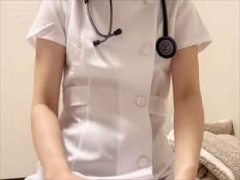 【個人撮影】ナース服コスの彼女とお医者さんごっこ！手コキしてもらう様子を主観撮影した素人カップル映像！の画像