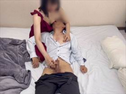 【個人撮影】裸エプロンの彼女さんとイチャイチャエロい事する様子を撮った素人カップルの投稿映像がこちらの画像