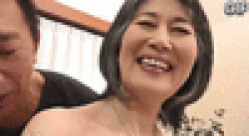 こりゃタマラン、白髪混じりの上品で綺麗な還暦マダム 桔梗和子【GIF8枚】の画像