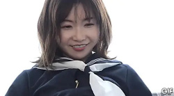 かわいすぎる33歳のセーラー服人妻 小春まり【GIF9枚】の画像