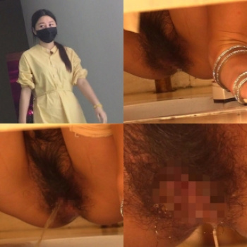 マスクでガードしていても剛毛小便マンコは接写で覗かれたトイレ隠し撮りされた素人娘の画像