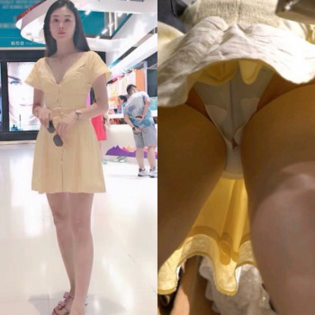 生理の日も買い物楽しむ素人が大きな羽根つきナプキンでも守れない経血パンツを覗かれた逆さ撮りパンチラの画像
