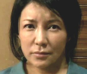 「未亡人限定募集」チラシを見て穴が疼く五十路熟女 ヘンリー塚本の画像