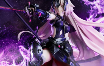 『フェイト/グランドオーダー』ジャンヌ・オルタのエロい太ももや背中などのエロフィギュア！の画像