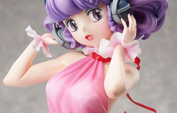『魔法の天使 クリィミーマミ』クリィミーマミのエロドレス姿のおっぱいと背中のエロフィギュアの画像