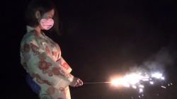 【エロ動画 素人】 夏は海で水着、浴衣に花火!!! そしてやっぱりセクロスでしょ♪の画像