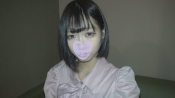 【無修正 素人】 20歳で地雷メイクが可愛いスレンダー美女に大量中出しセクロスの画像