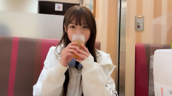 【エロ動画 素人】 パパ活中のおっとり系18歳パイパンJ〇にサラリーマンが無許可で中出しの画像