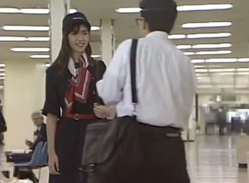 【無修正 エロ動画】 可愛いCAが同僚のパイロットと不倫セクロスwwwの画像