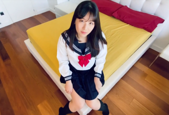 【無修正 エロ動画】 欲求不満気味の制服美女がデカチン男とハメ撮りの画像