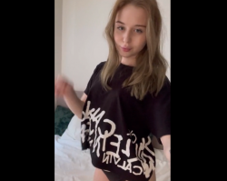 【無修正 エロ動画】 18歳のロシアの美少女のマジオナニー映像wwの画像