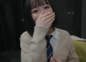 【無修正 エロ動画】 バーバーパパのパンツが可愛い18歳の激カワ制服美少女とハメ撮りの画像