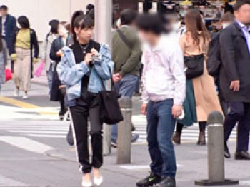 池袋でスレンダー巨乳の素人美女をナンパ成功！の画像