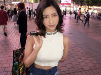 騎乗位で腰を振りまくるクール系美女OLをナンパ！ すみれ 25歳の画像