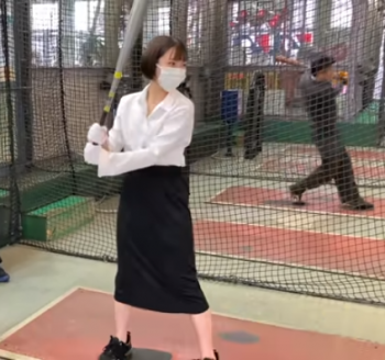 OLさんがバッティングセンターでバッティング&キャッチングをやってみたの画像