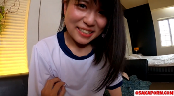 瞳の大きな可愛いぴちぴち18歳まおちゃん大人っぽいワンピースから体操服ブルマに変身!の画像