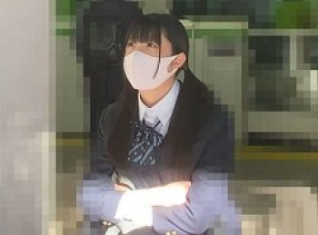 大人びた美脚そそる童顔JKが電車内で痴漢されパンスト裂き限界恥汁漏らしの画像