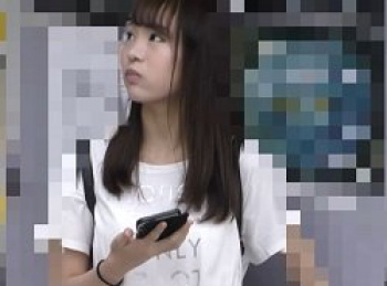 純白ショーツ越しプリ尻そそるアイドル顔女子がライブハウス痴漢されるHな姿の画像