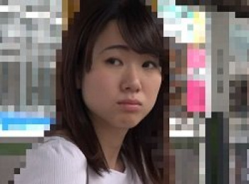 お嬢様大学通う大人し雰囲気ある女子が電車痴漢で膣クリ弄られ続けるHな姿の画像
