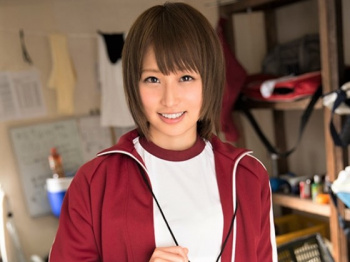 【森野明音】テニス部の女子マネージャーが疲れた部員のチンポを手コキとフェラで口内発射させ癒します。の画像
