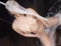 ウエット#038;メッシー。体中にドロネバネバ液体をかけられ身悶える美女の画像