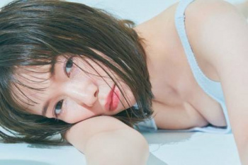 佐藤栞里、お乳モロ見え！！おっぱいの谷間が最高でしょｗｗｗｗｗｗｗｗｗｗｗｗｗｗｗｗの画像