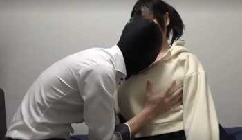 爆乳Ｋcupニートあゆちゃん２０歳の馬乗りパイズリ挟射を堪能するおっぱい大好きな保険屋さんの画像