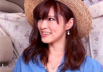 素人奥様､人妻ナンパ！スレンダー巨乳のセレブ妻は元CAでスタイル抜群のエロ下着が･･･の画像
