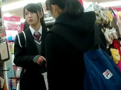 【盗撮動画】黒髪ポニテの制服美少女の放課後に付きまとってパンチラ逆さ撮り捕獲！！の画像