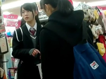 【盗撮動画】黒髪ポニテの制服美少女の放課後に付きまとってパンチラ逆さ撮り捕獲！！の画像