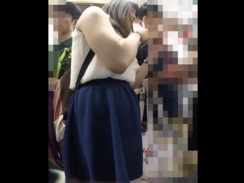 【HD盗撮動画】イイやつです！ごく普通の美人JDのデート中にむちむちパンチラ隠し撮り！の画像