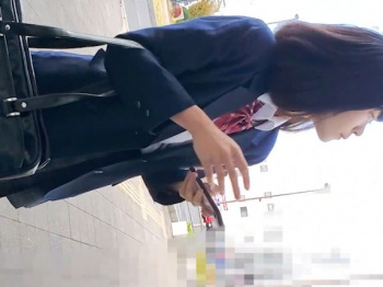 【HD盗撮動画】危険ストーカー行為！近所のJKを連日にわたりパンチラ隠し撮り！！の画像