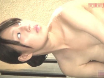 【盗撮動画】秘密厳守！女子風呂隠し撮り映像！華奢なスレンダー美乳ボディの美少女！の画像
