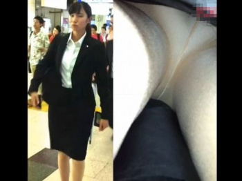 【HD盗撮動画】マジで完璧！知的なリクスー美人ＯＬちゃん達のパンチラ隠し撮り！！の画像