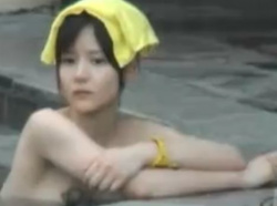 【盗撮動画】女子風呂隠し撮り！圧巻の黒髪清純美少女の息を飲むような色白美ボディ！！の画像
