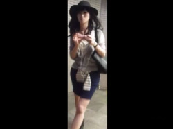 【盗撮動画】マジでたまらん!モデル級スレンダー美女のパンチラ食い込みGETwwwの画像